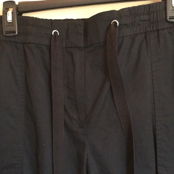 Sophisticated and elegant black cotton capris by Jones New York! - Picture 4 of 16